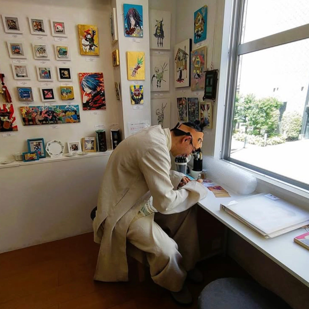 Daisuke Kadokuni is a Japanese manga artist known for Akiba Zaiju and Hagakure, with works in Jump SQ and collaborations with Kazuo Koike.