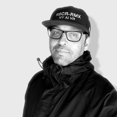 Stephen Platt is a comic and concept artist known for Marvel, DC, and Image Comics, with work on Wolverine, Moon Knight, Soul Saga, and major films.